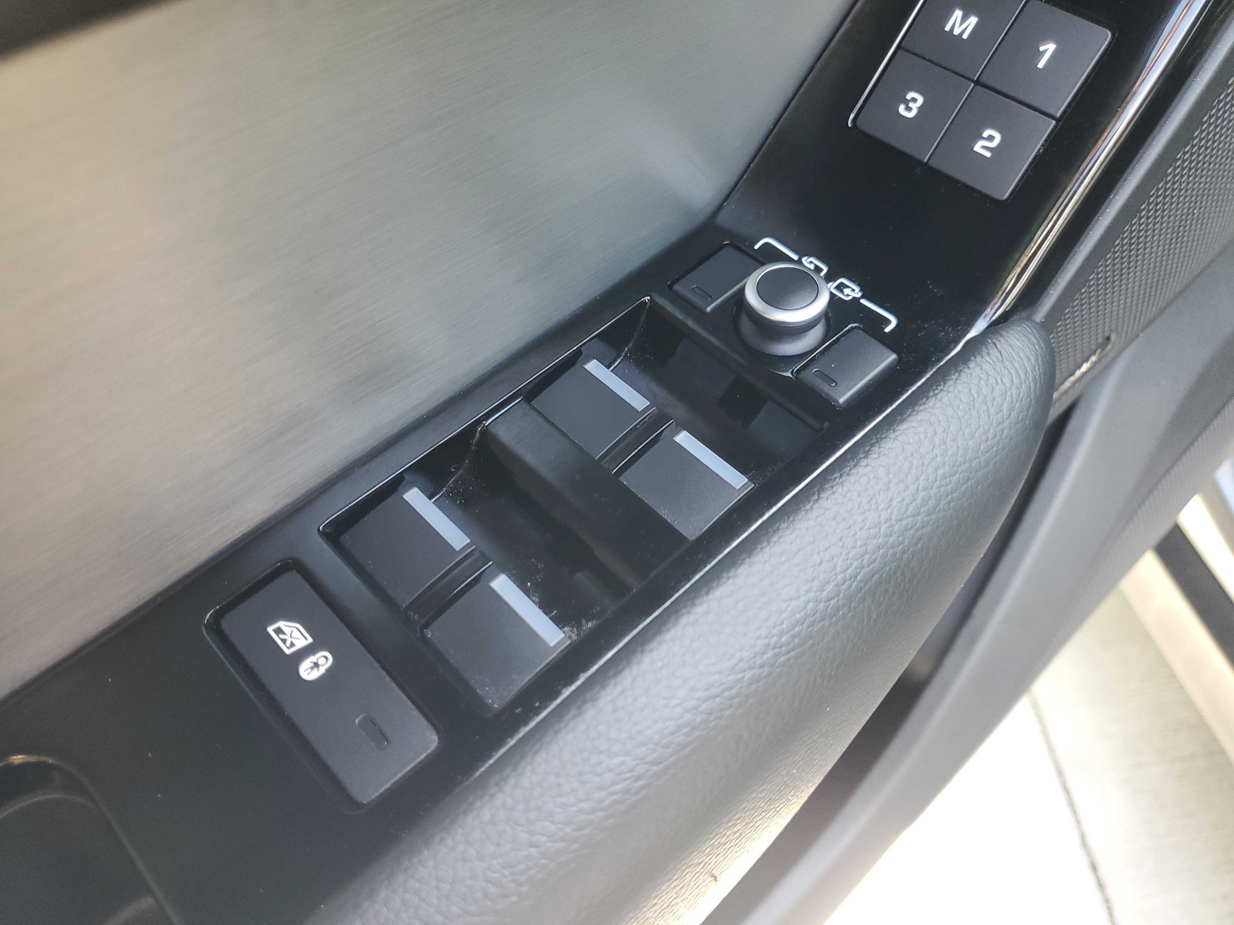 Used 2019 Land Rover Range Rover Velar S image 26