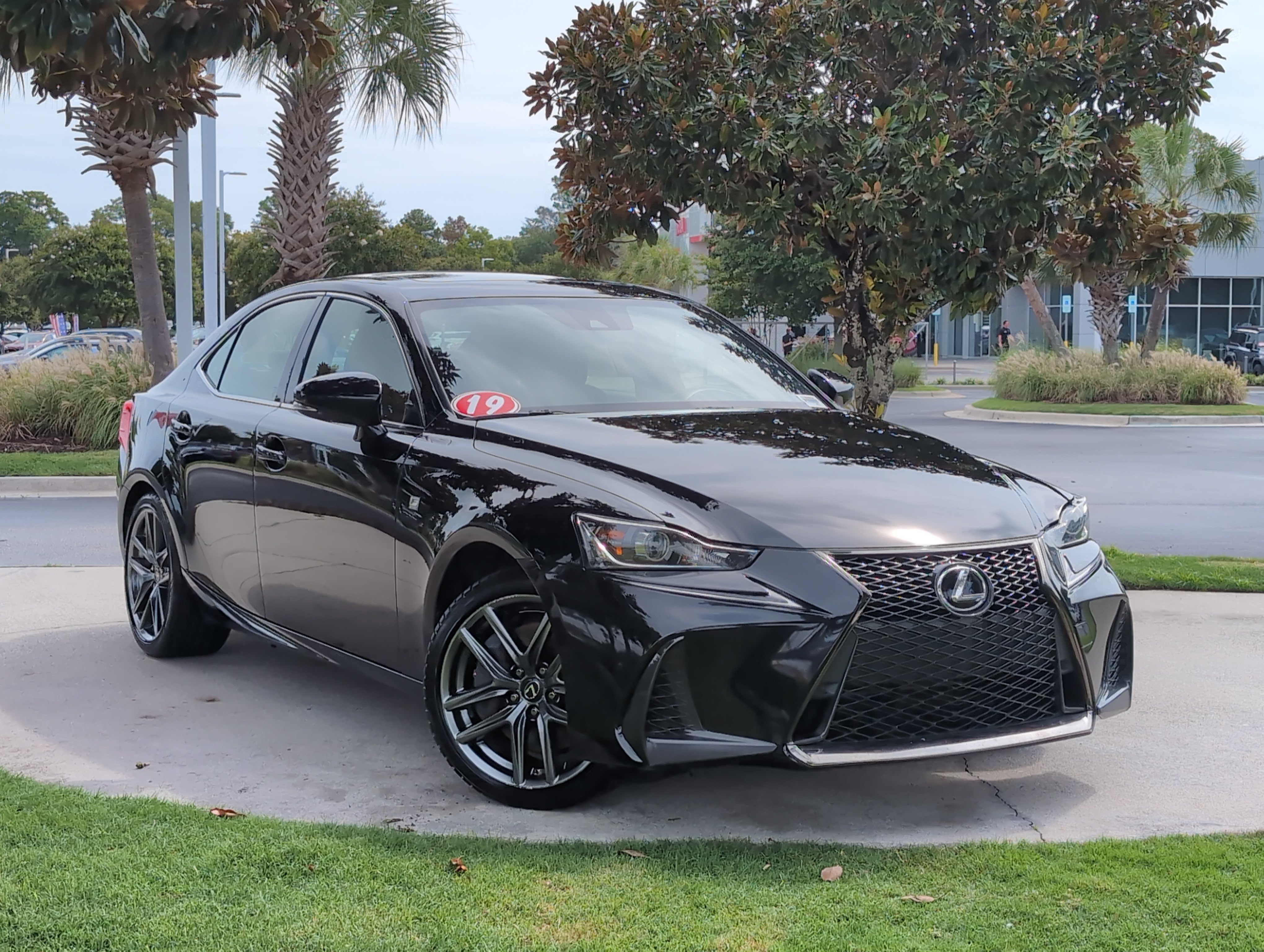 Used 2019 Lexus IS 350 F Sport w/ F Sport Package RWD image 2