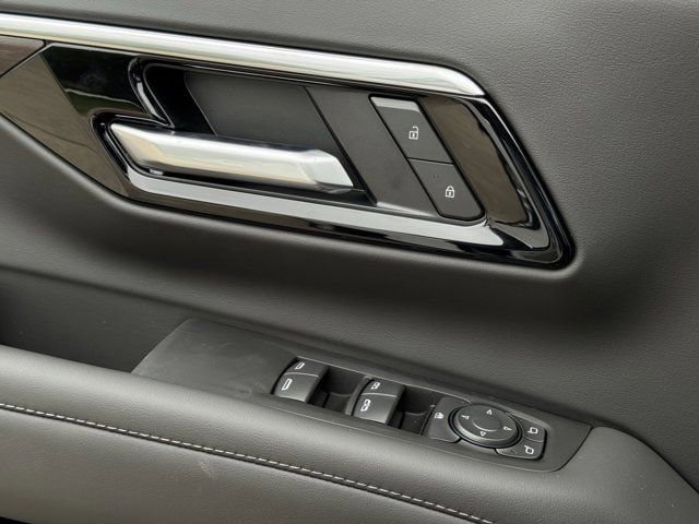 New 2026 Chevrolet Suburban LS RWD image 19