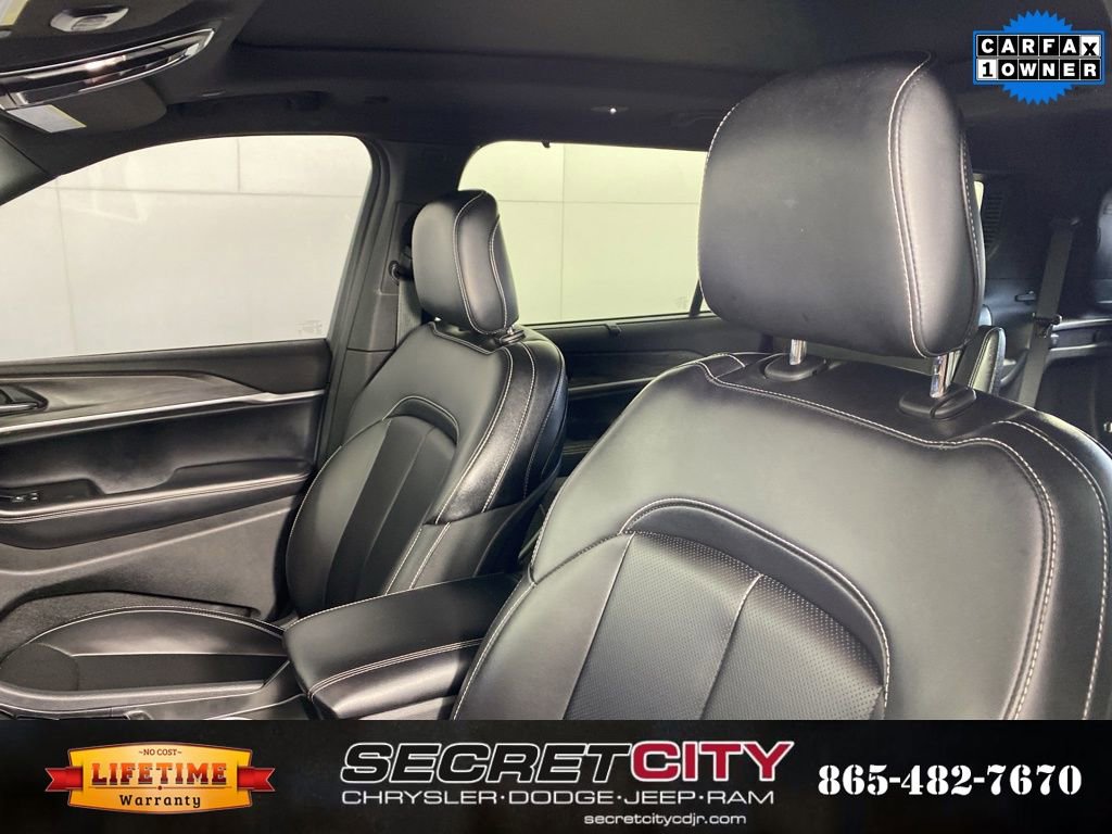 Used 2024 Jeep Grand Cherokee L Limited w/ Luxury Tech Group II AWD/4WD image 10