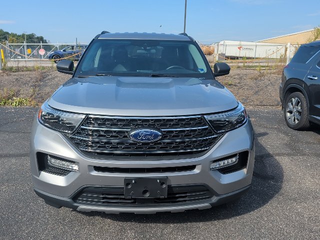 Used 2023 Ford Explorer XLT w/ Equipment Group 202A AWD/4WD image 13