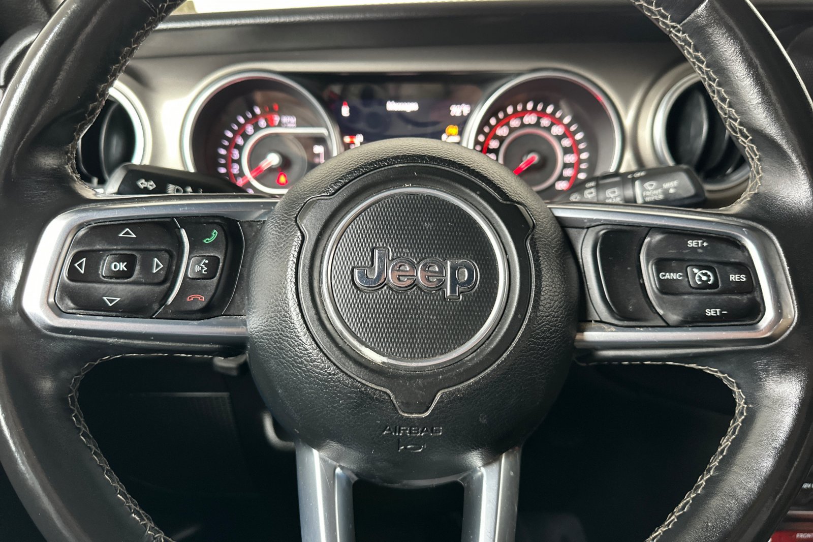 Used 2018 Jeep Wrangler Unlimited Rubicon AWD/4WD image 30