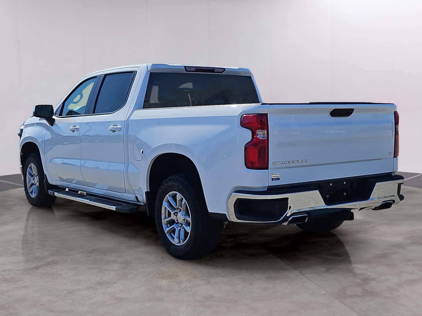 Used 2022 Chevrolet Silverado 1500 LT AWD/4WD image 6