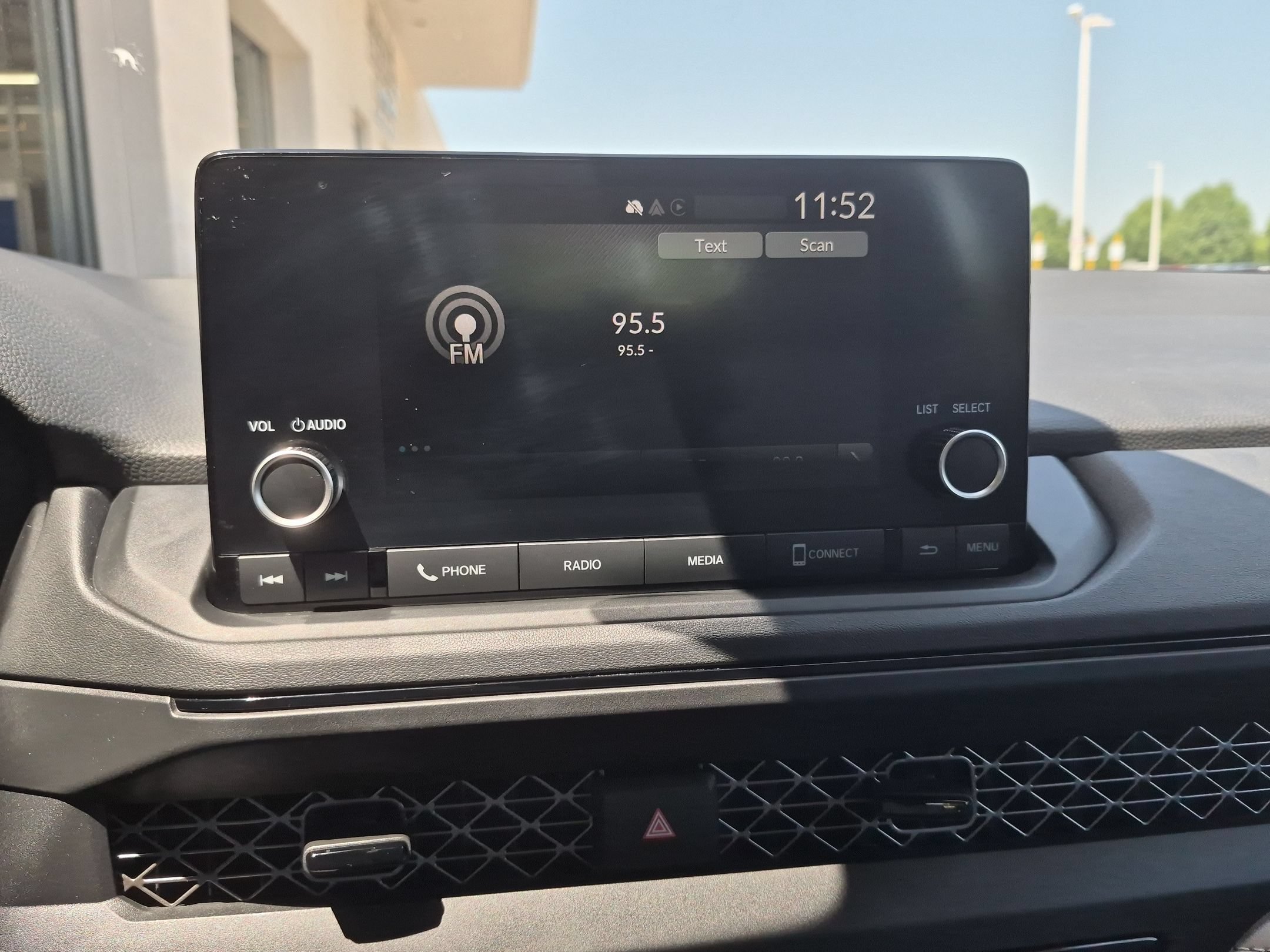 Certified 2023 Honda Accord LX image 17