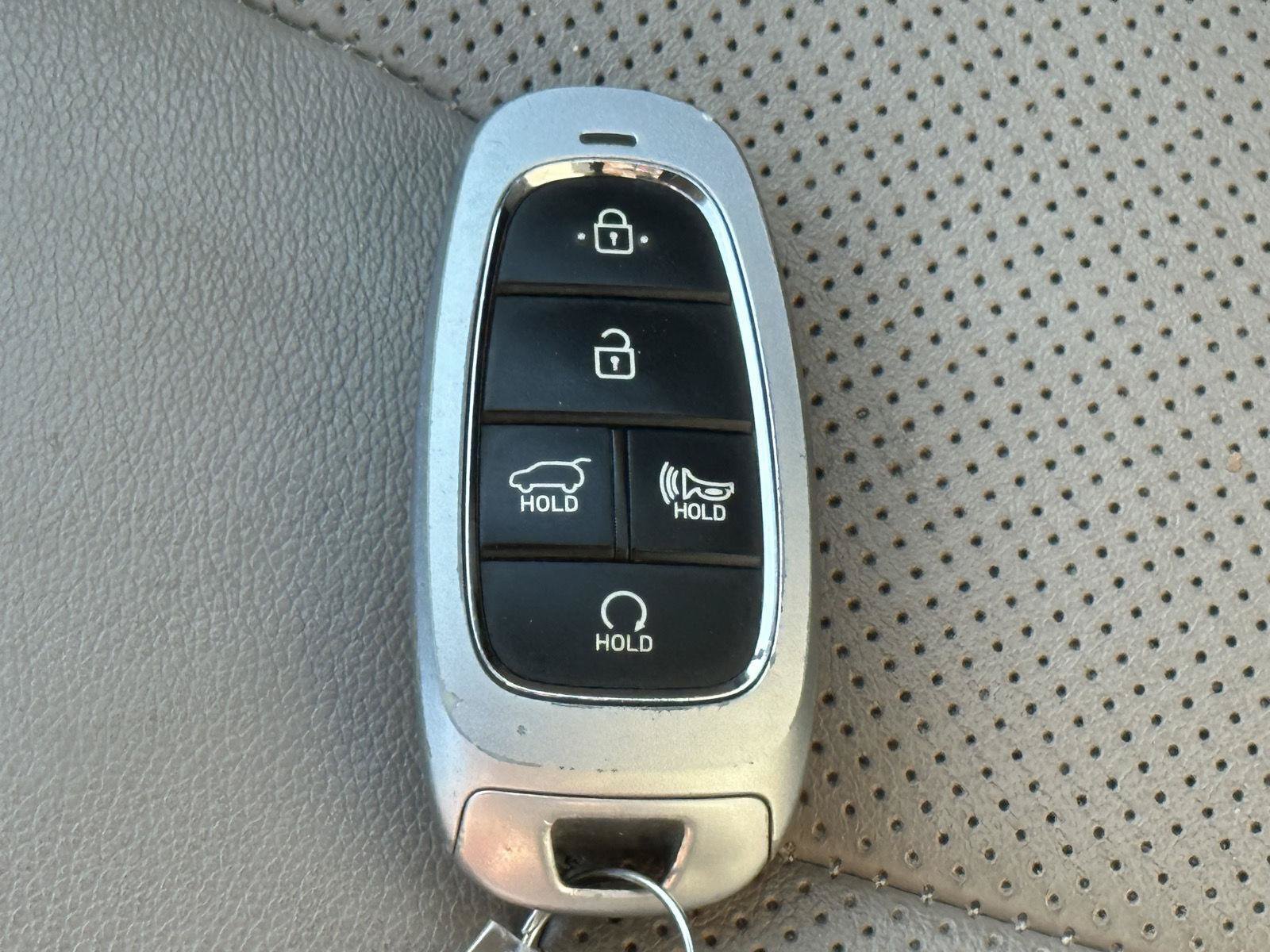 Used 2022 Hyundai Santa Fe SEL w/ Convenience + Premium Package FWD image 14