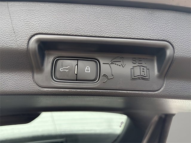 Used 2022 Ford Explorer Limited image 22