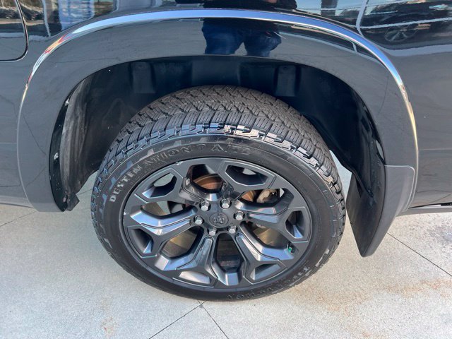 Used 2020 RAM 1500 Limited w/ Black Appearance Package AWD/4WD image 11