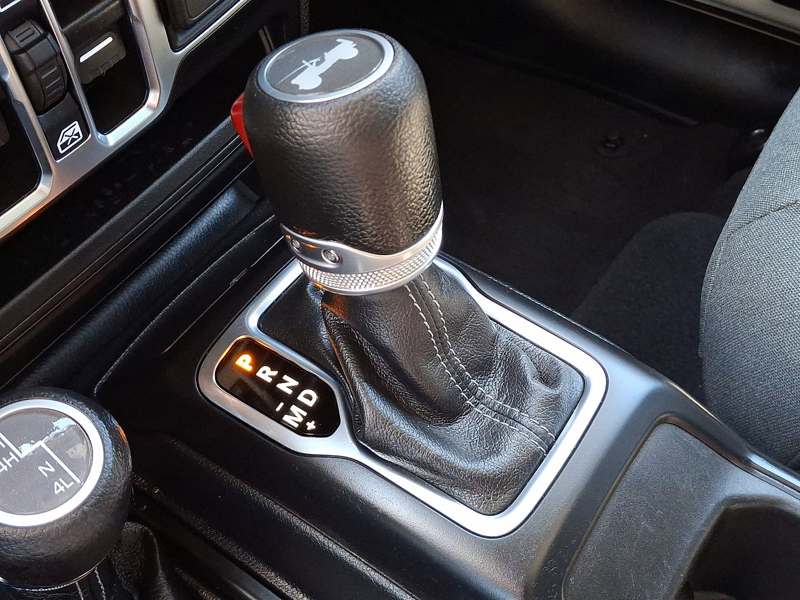 Certified 2025 Jeep Wrangler Unlimited Sport AWD/4WD image 14