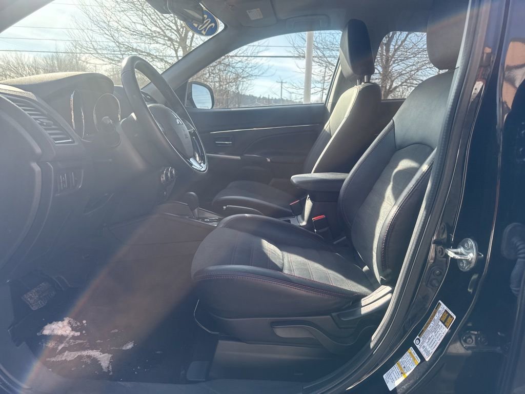 Used 2024 Mitsubishi Outlander Sport SE image 16