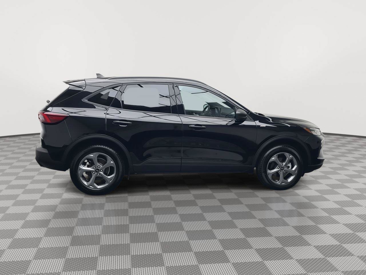 Certified 2025 Ford Escape ST-Line w/ Tech Pack #1 AWD/4WD image 37
