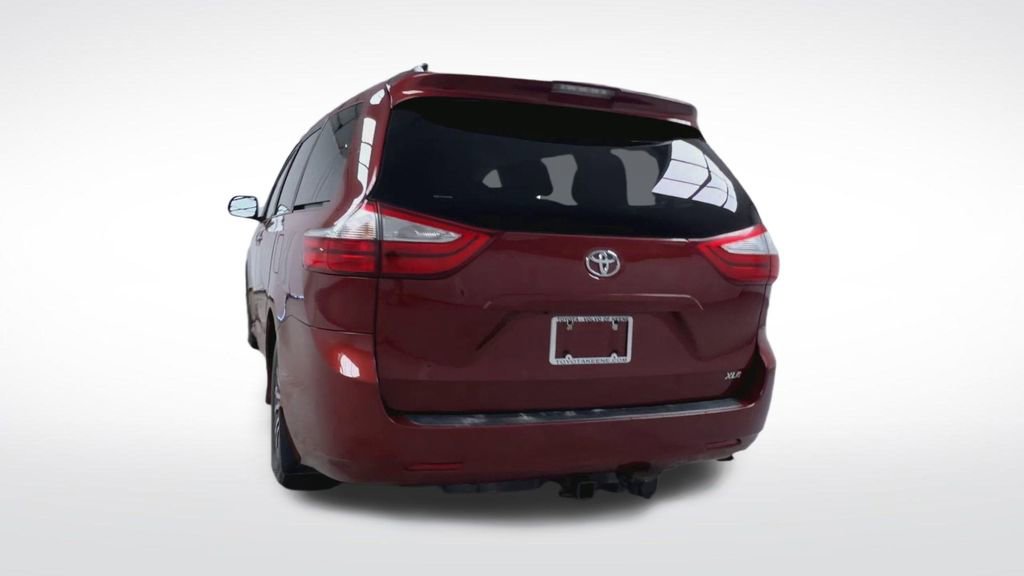 Used 2019 Toyota Sienna XLE FWD image 10