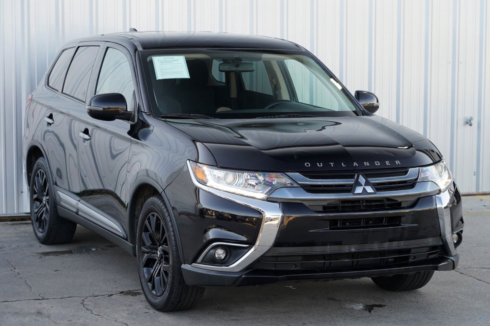 Used 2017 Mitsubishi Outlander SE image 48