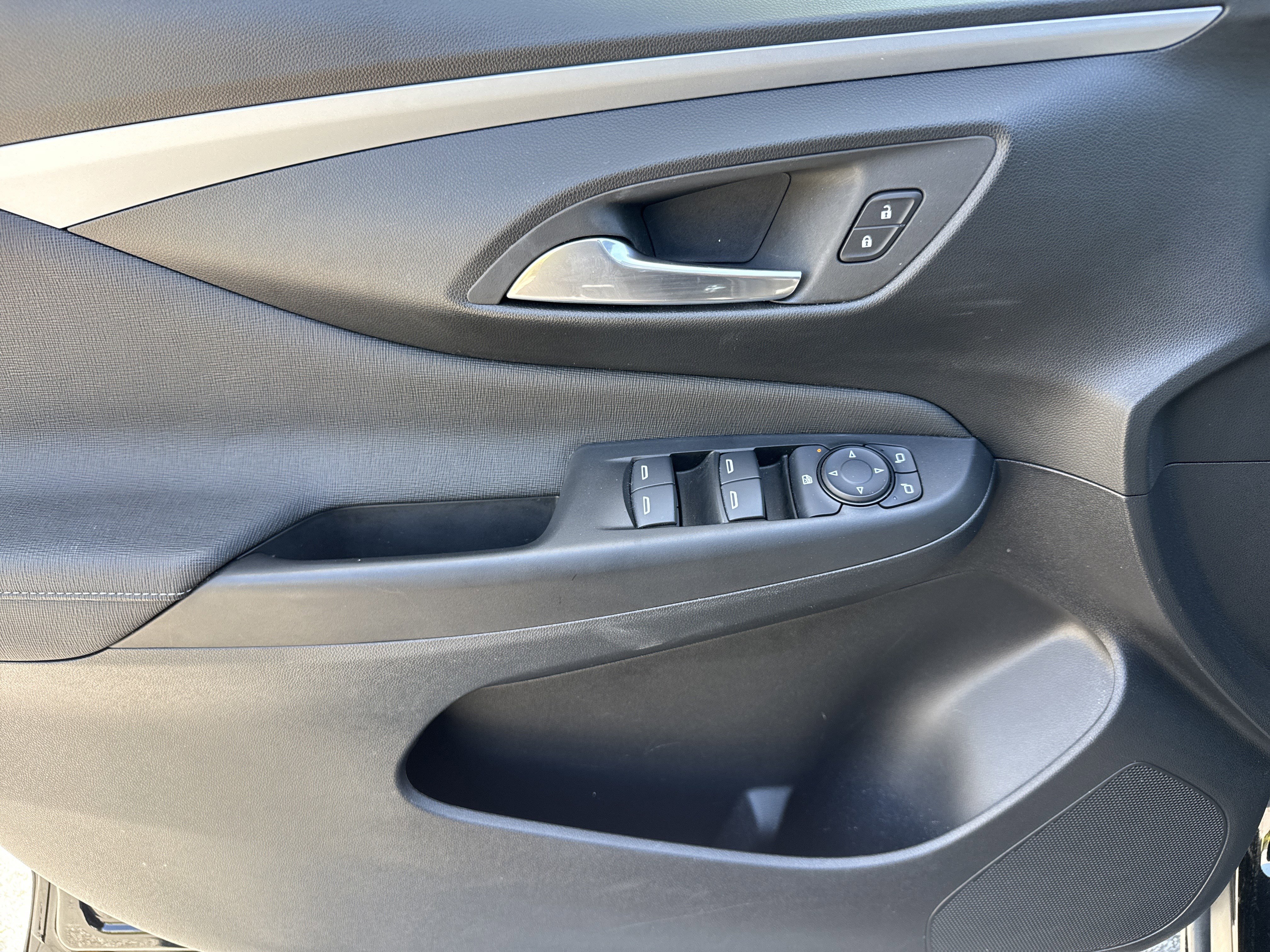 Used 2025 Buick Envista Preferred w/ Convenience I Package image 14