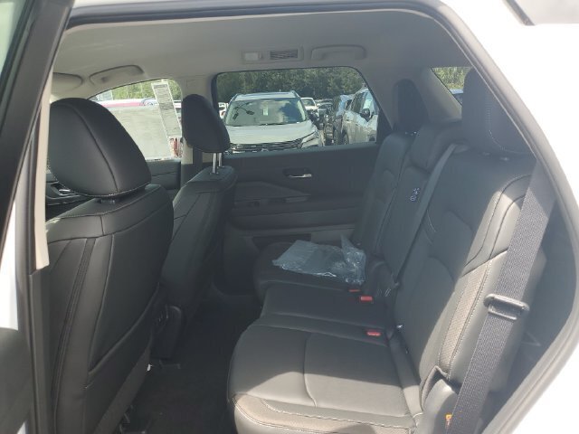 New 2026 Nissan Pathfinder SL FWD image 8