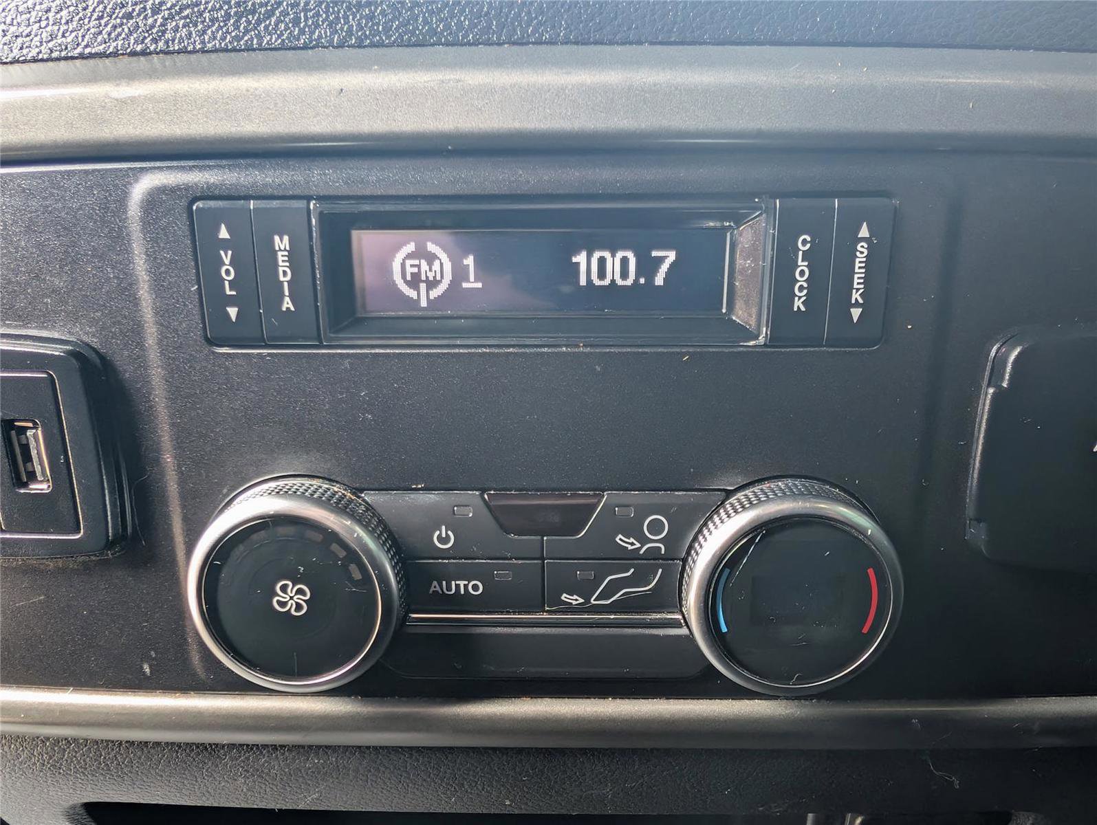 Used 2018 Ford Expedition XLT w/ Equipment Group 202A RWD image 26