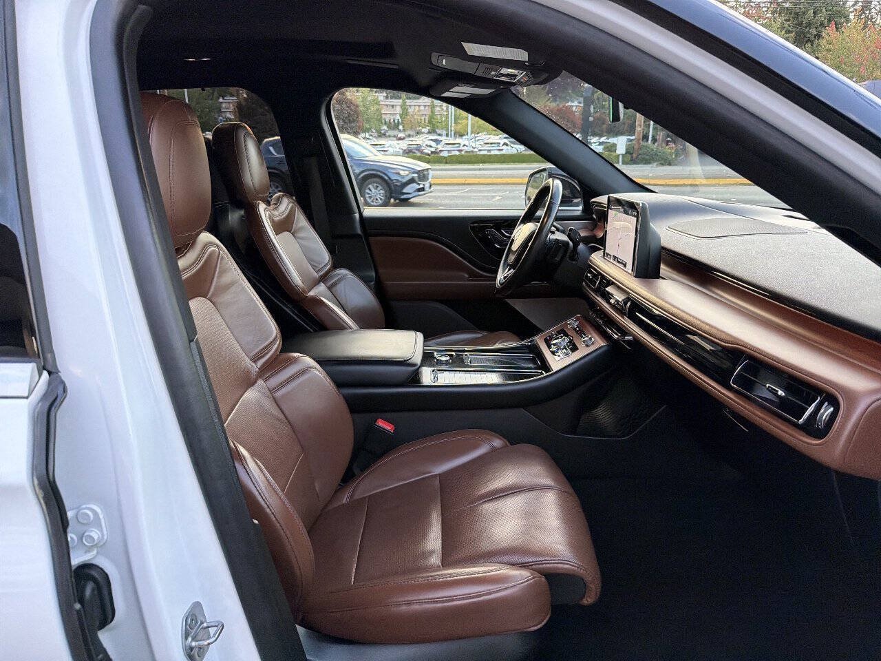 Used 2021 Lincoln Aviator Reserve w/ Equipment Group 201A AWD/4WD image 19