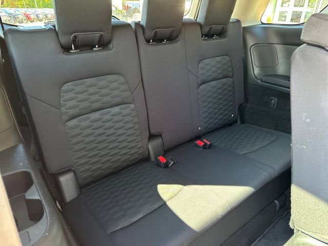 Used 2024 Nissan Pathfinder S image 27