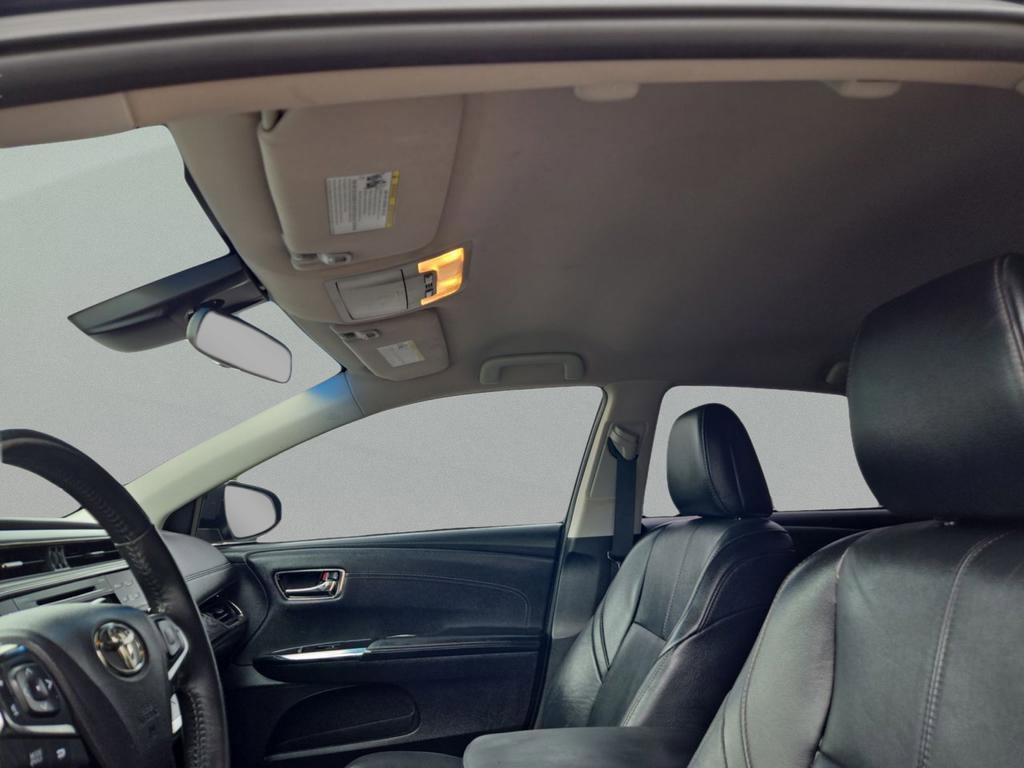 Used 2017 Toyota Avalon XLE image 25