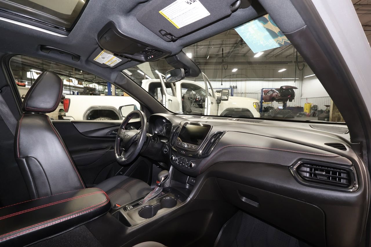 Used 2022 Chevrolet Equinox RS w/ Infotainment Package image 27