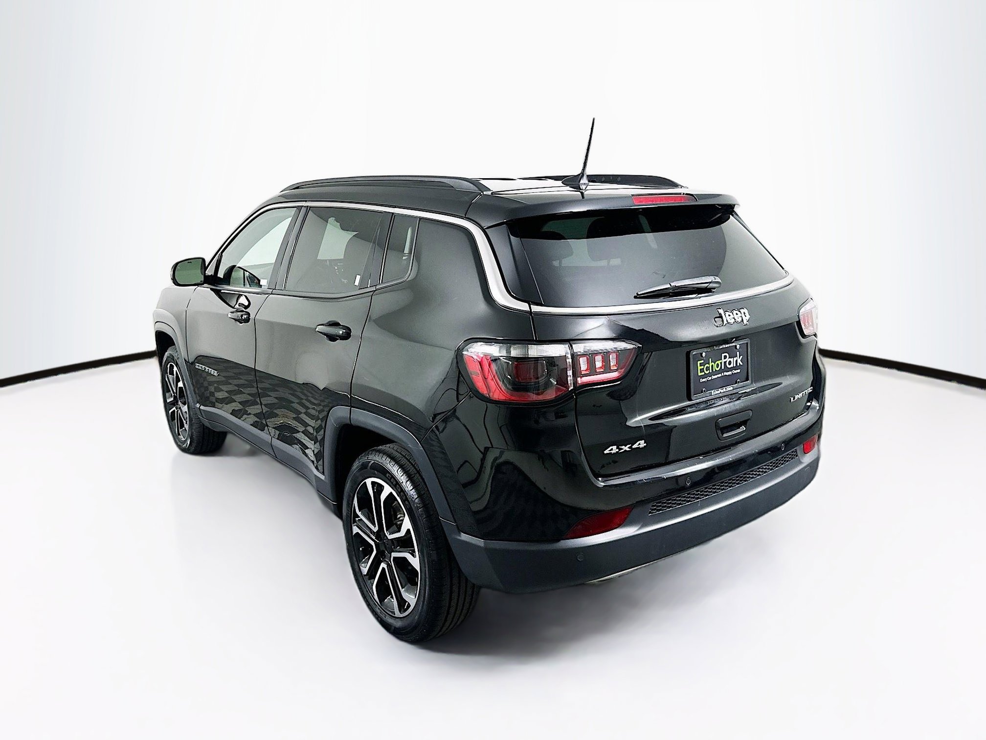 Used 2023 Jeep Compass Limited AWD/4WD image 5