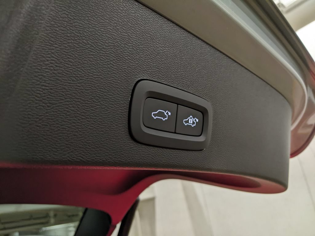 New 2026 Volvo XC40 B5 Core AWD/4WD image 29