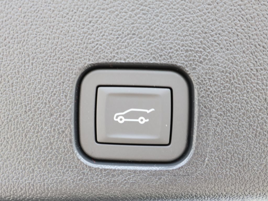 New 2026 Chevrolet Traverse LT w/ Enhanced Driving Package FWD image 31