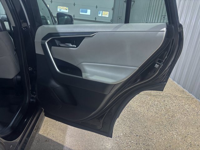 Used 2019 Toyota RAV4 XLE image 28