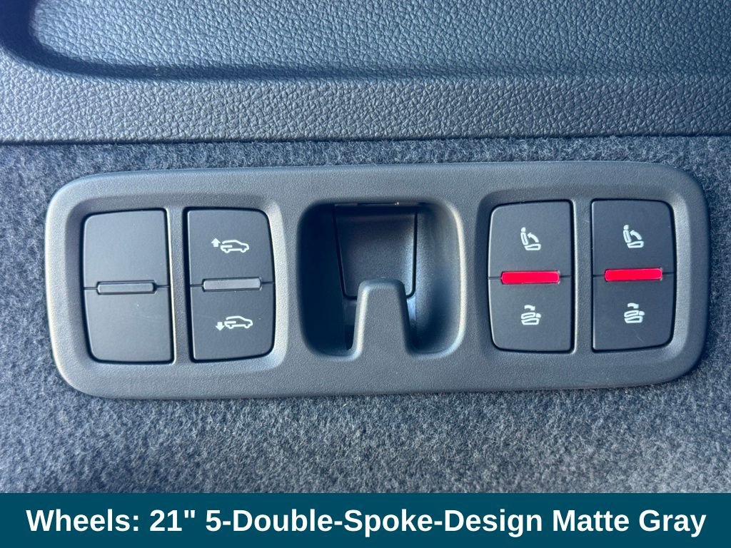 Used 2025 Audi Q7 3.0T Premium Plus image 30