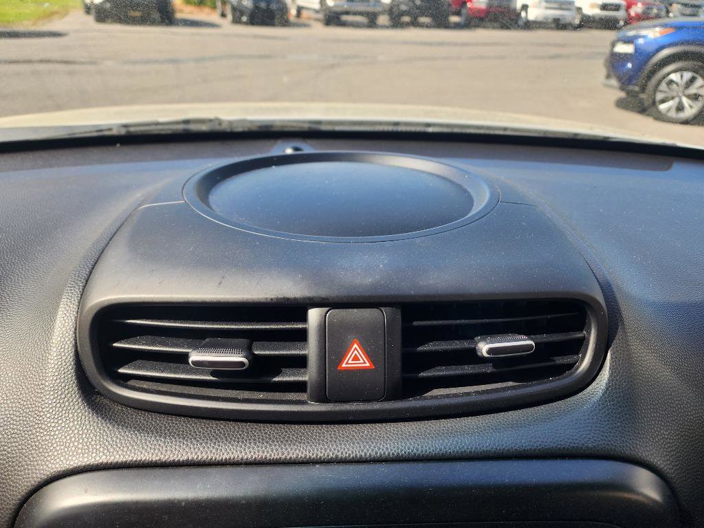 Used 2019 Kia Soul FWD image 17