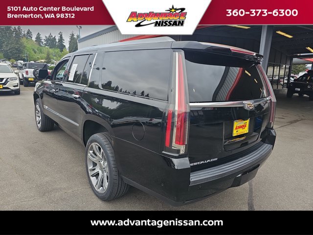 Used 2017 Cadillac Escalade ESV Premium Luxury AWD/4WD image 3