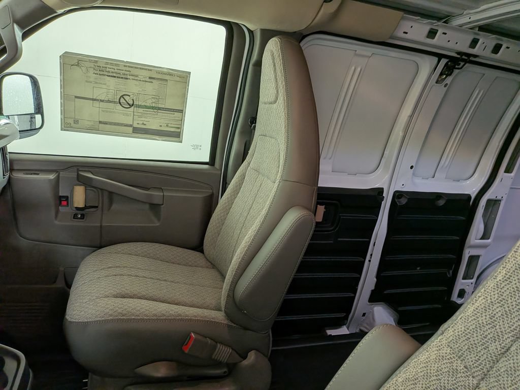 New 2026 Chevrolet Express 2500 w/ Driver Convenience Package RWD image 27