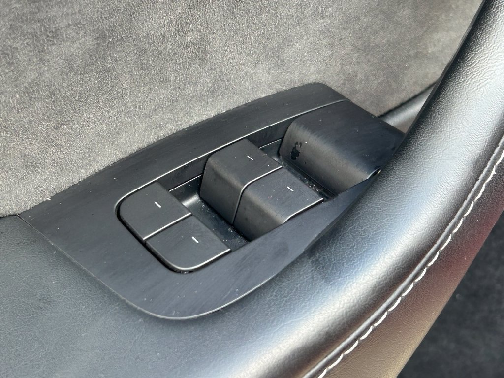Used 2023 Tesla Model Y Long Range AWD/4WD image 23