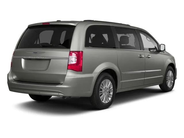 Used 2013 Chrysler Town & Country Touring image 5