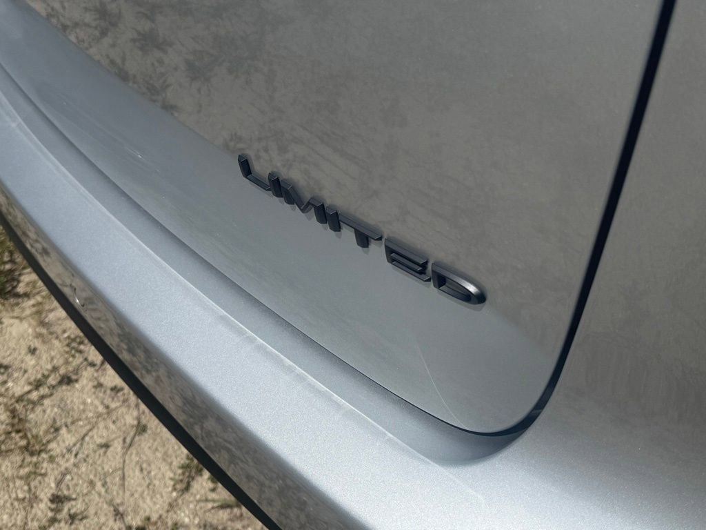 New 2026 Chrysler Pacifica Limited w/ S Appearance Package image 32