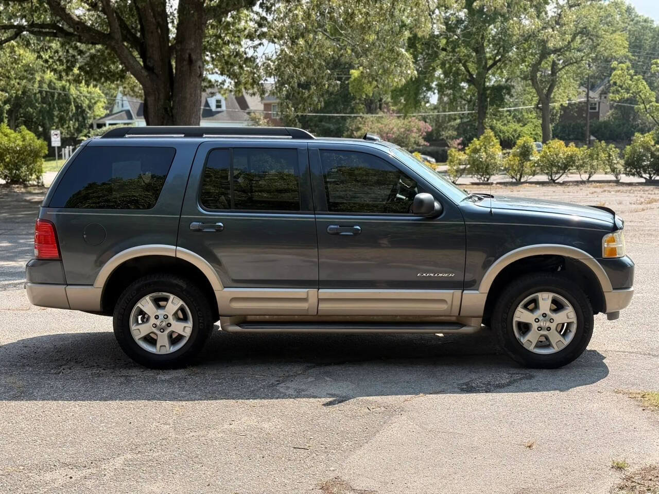 Used 2005 Ford Explorer Eddie Bauer RWD image 6