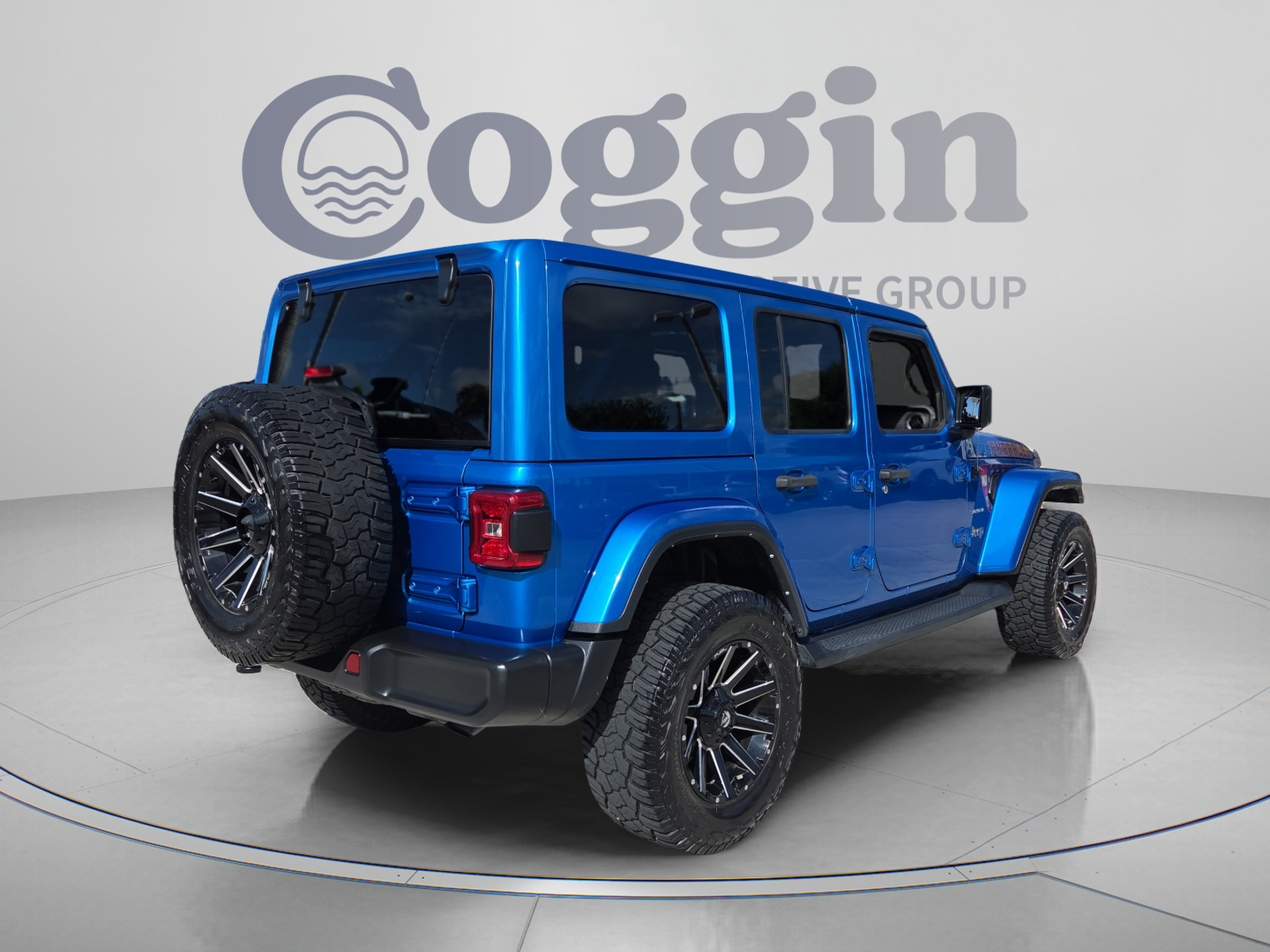 Used 2022 Jeep Wrangler Unlimited Sahara w/ LED Lighting Group AWD/4WD image 5