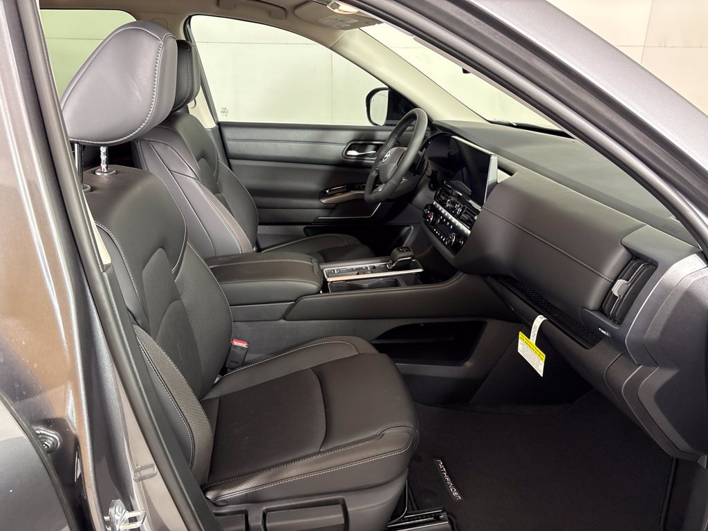 New 2026 Nissan Pathfinder SL FWD image 16
