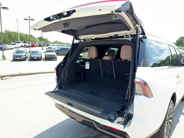 Used 2025 Lincoln Navigator Black Label AWD/4WD image 15