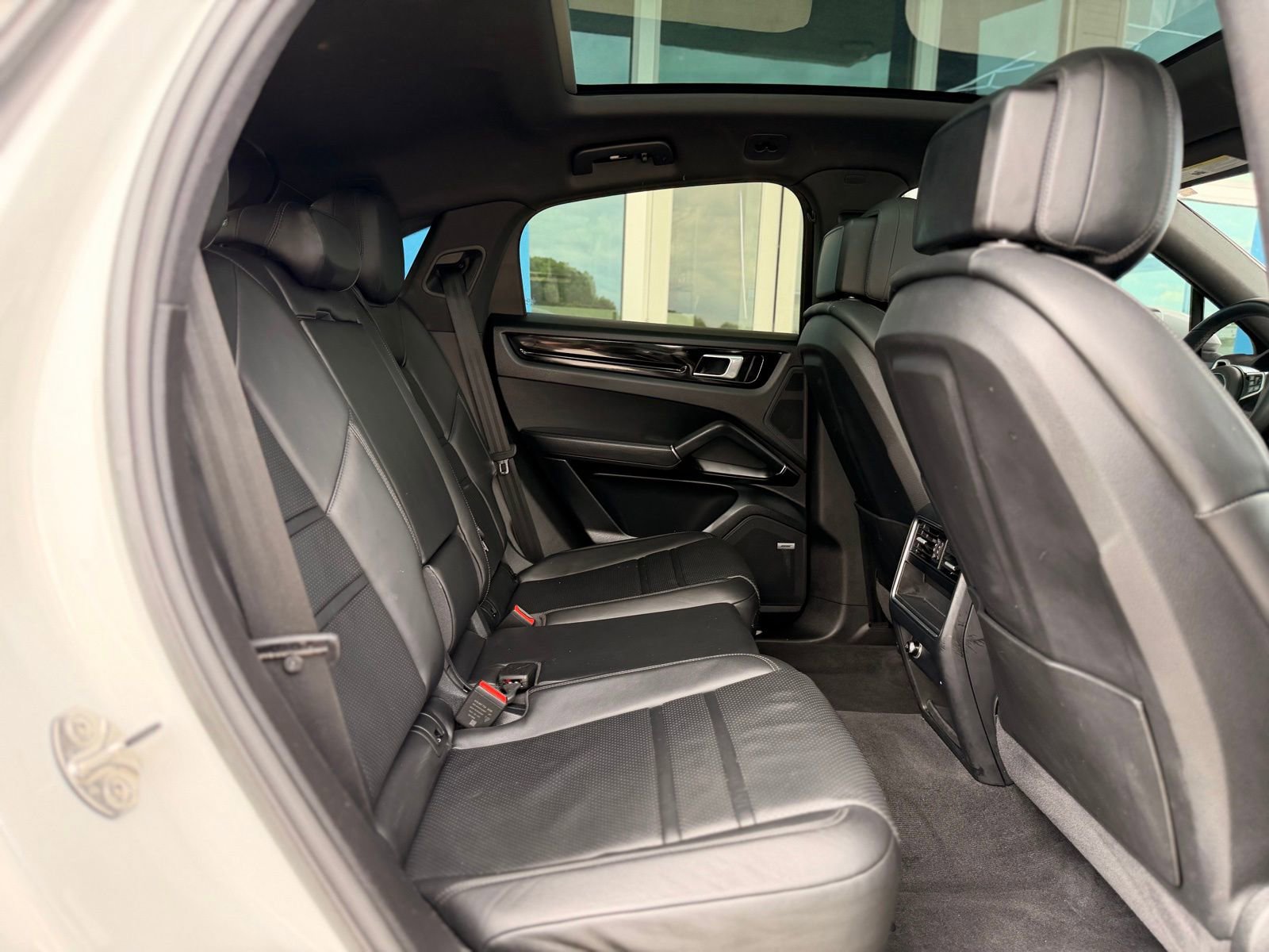 Used 2020 Porsche Cayenne S AWD/4WD image 33