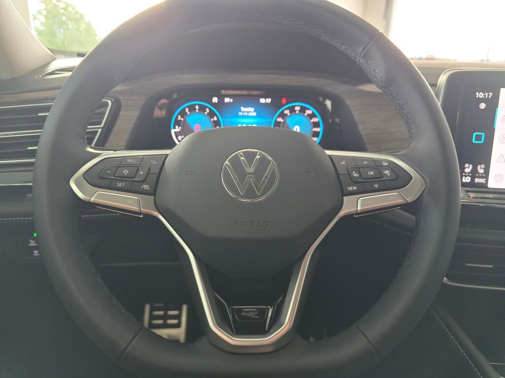 New 2026 Volkswagen Atlas SEL Premium R-Line image 24