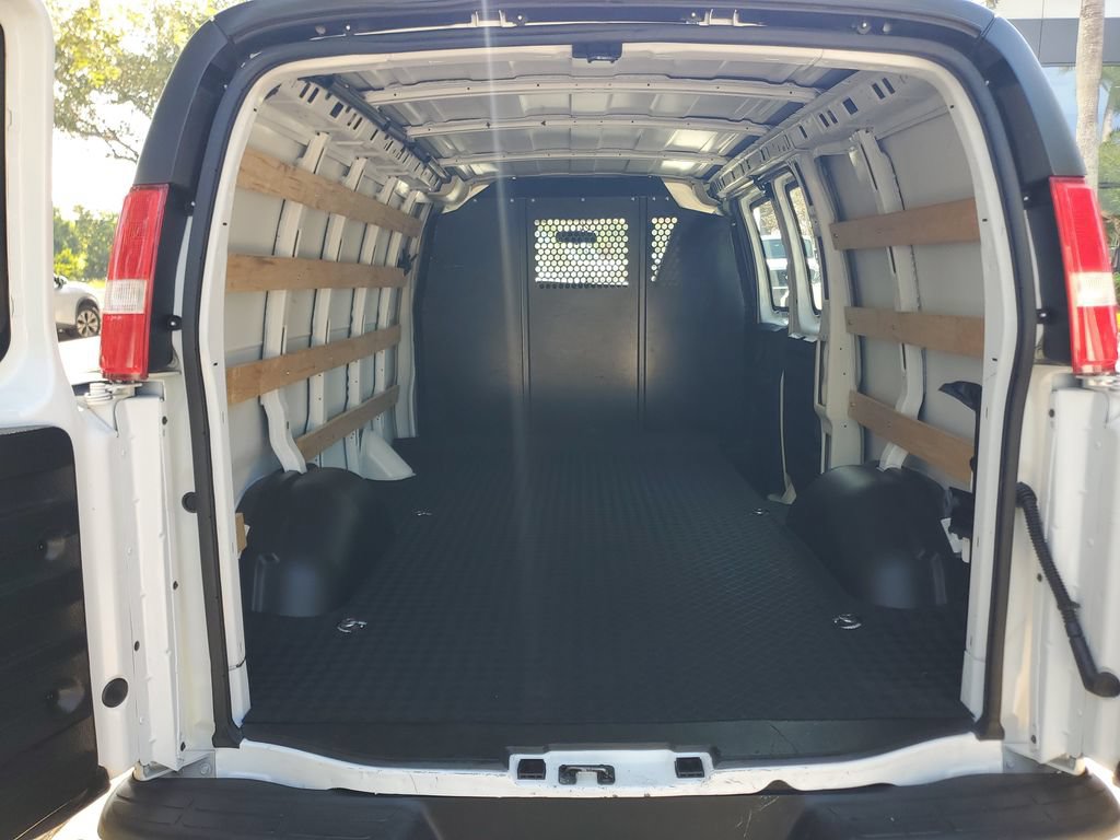 Used 2025 Chevrolet Express 2500 w/ Driver Convenience Package RWD image 11