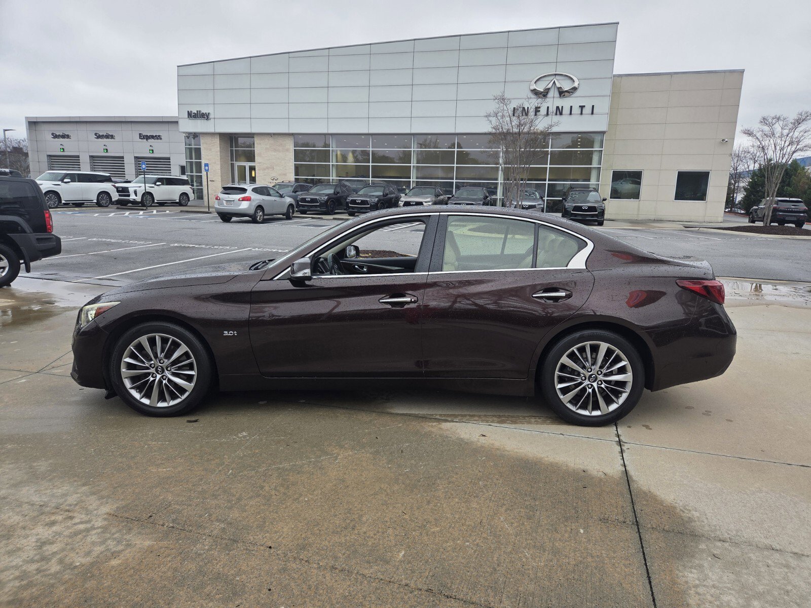 Used 2018 INFINITI Q50 Luxe w/ Essential Package (3.0T Luxe) image 9