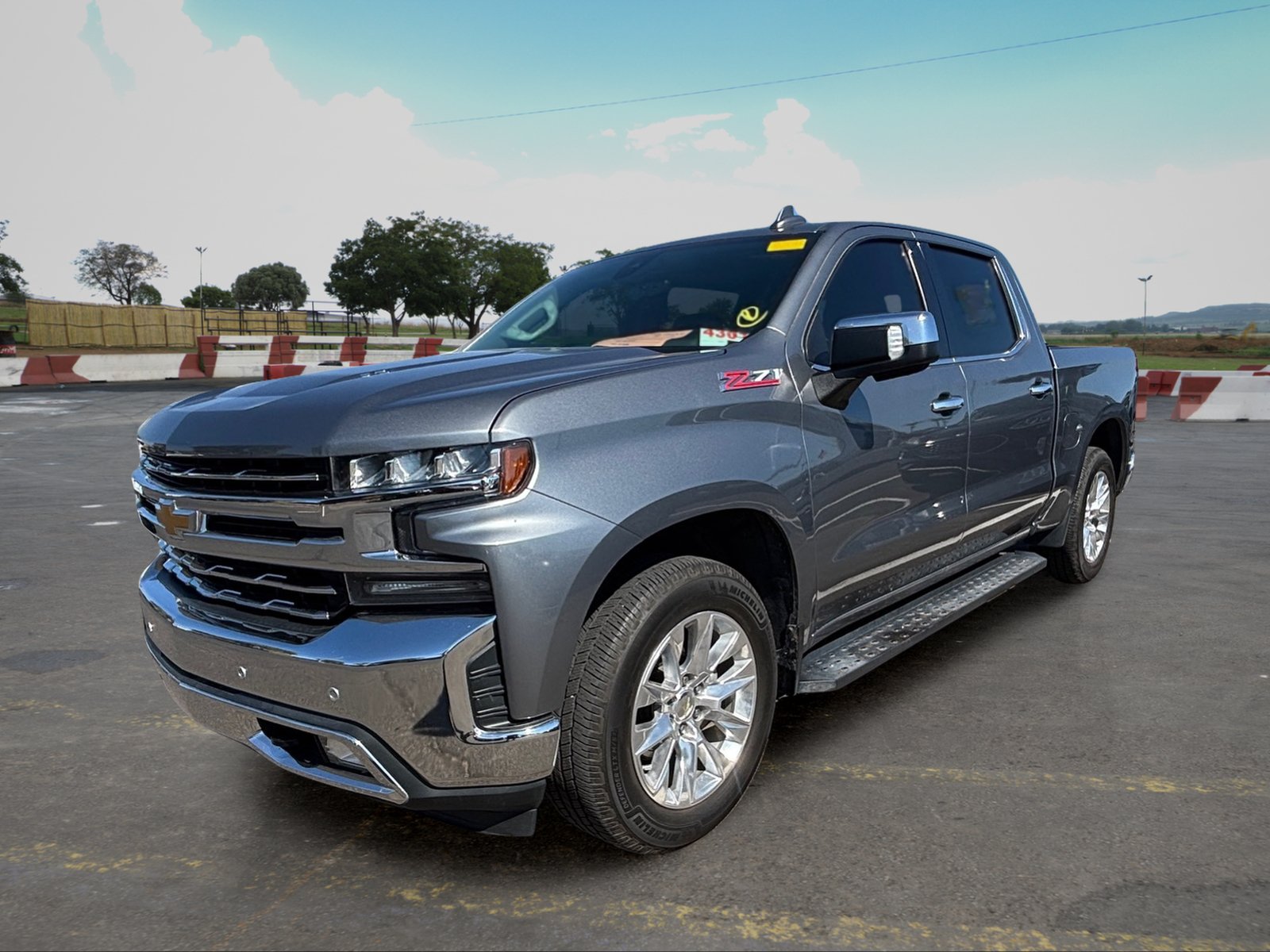 Used 2021 Chevrolet Silverado 1500 LTZ w/ LTZ Premium Package AWD/4WD image 5