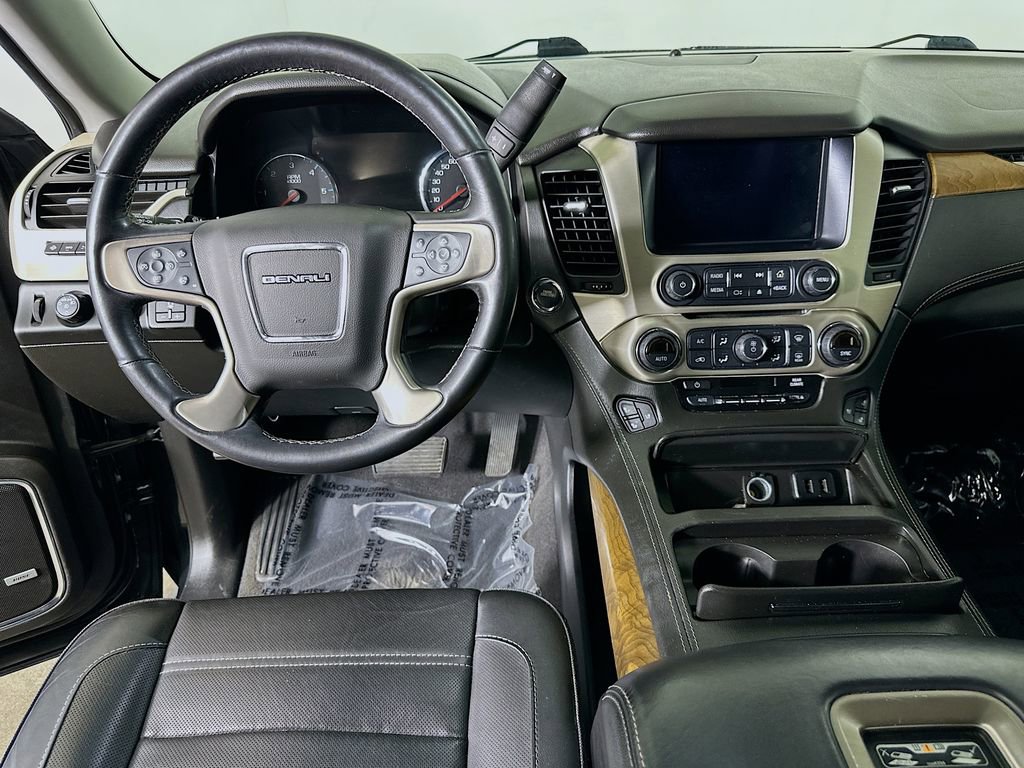 Used 2020 GMC Yukon Denali w/ Denali Ultimate Package image 17