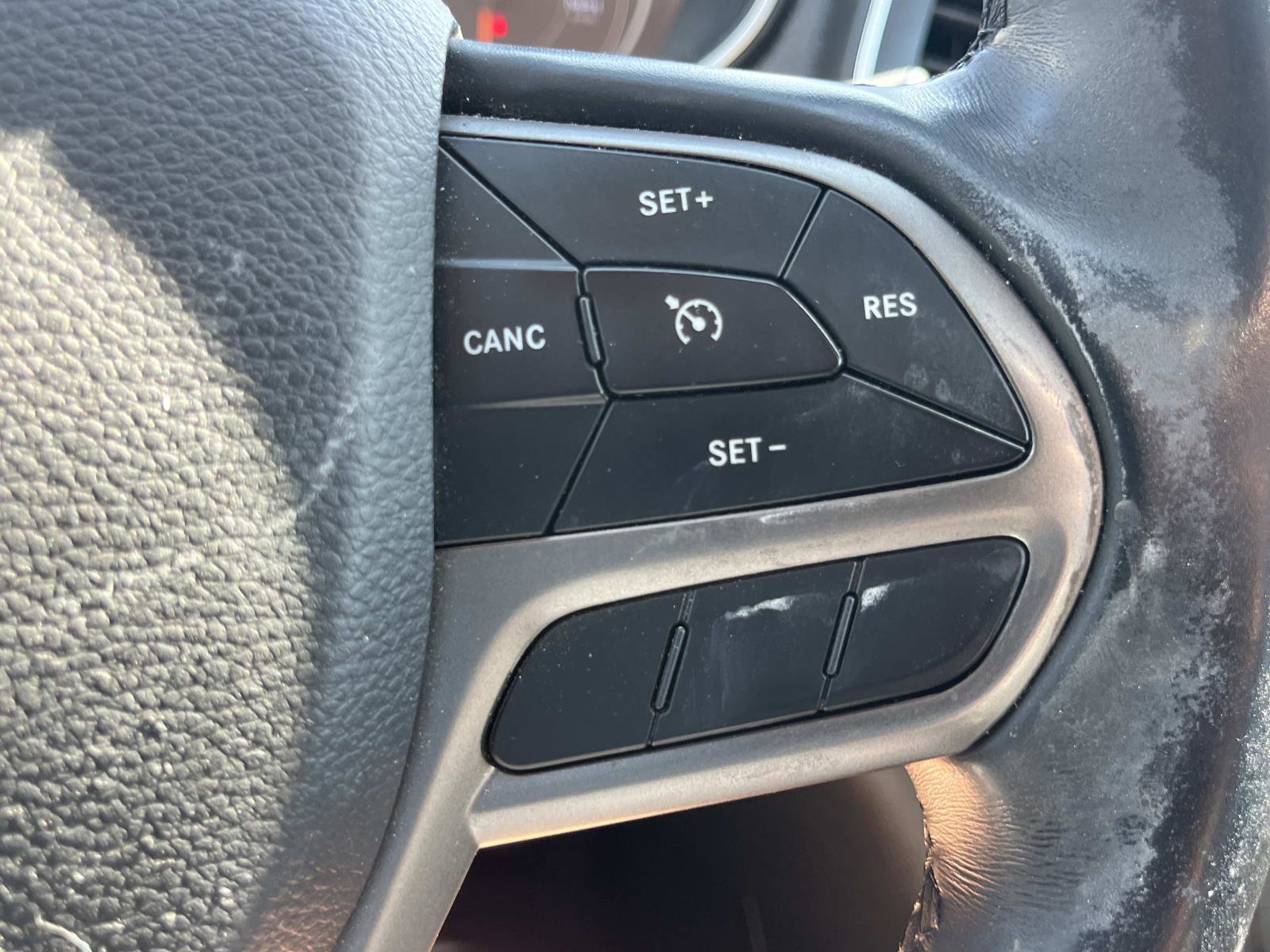 Used 2019 Jeep Cherokee Latitude Plus w/ Comfort/Convenience Group image 32