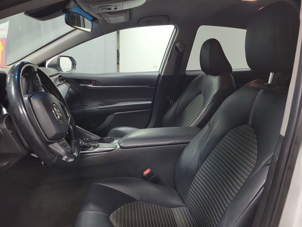 Used 2019 Toyota Camry SE image 12