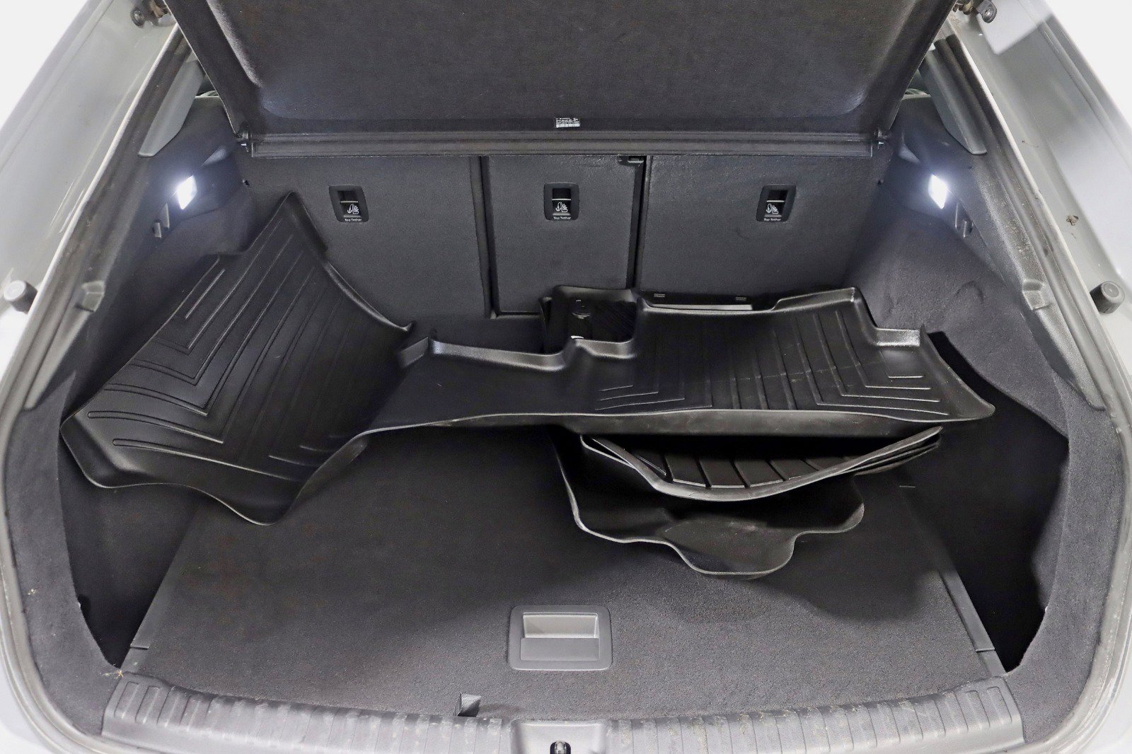 Used 2022 Audi Q4 e-tron Premium Plus image 35