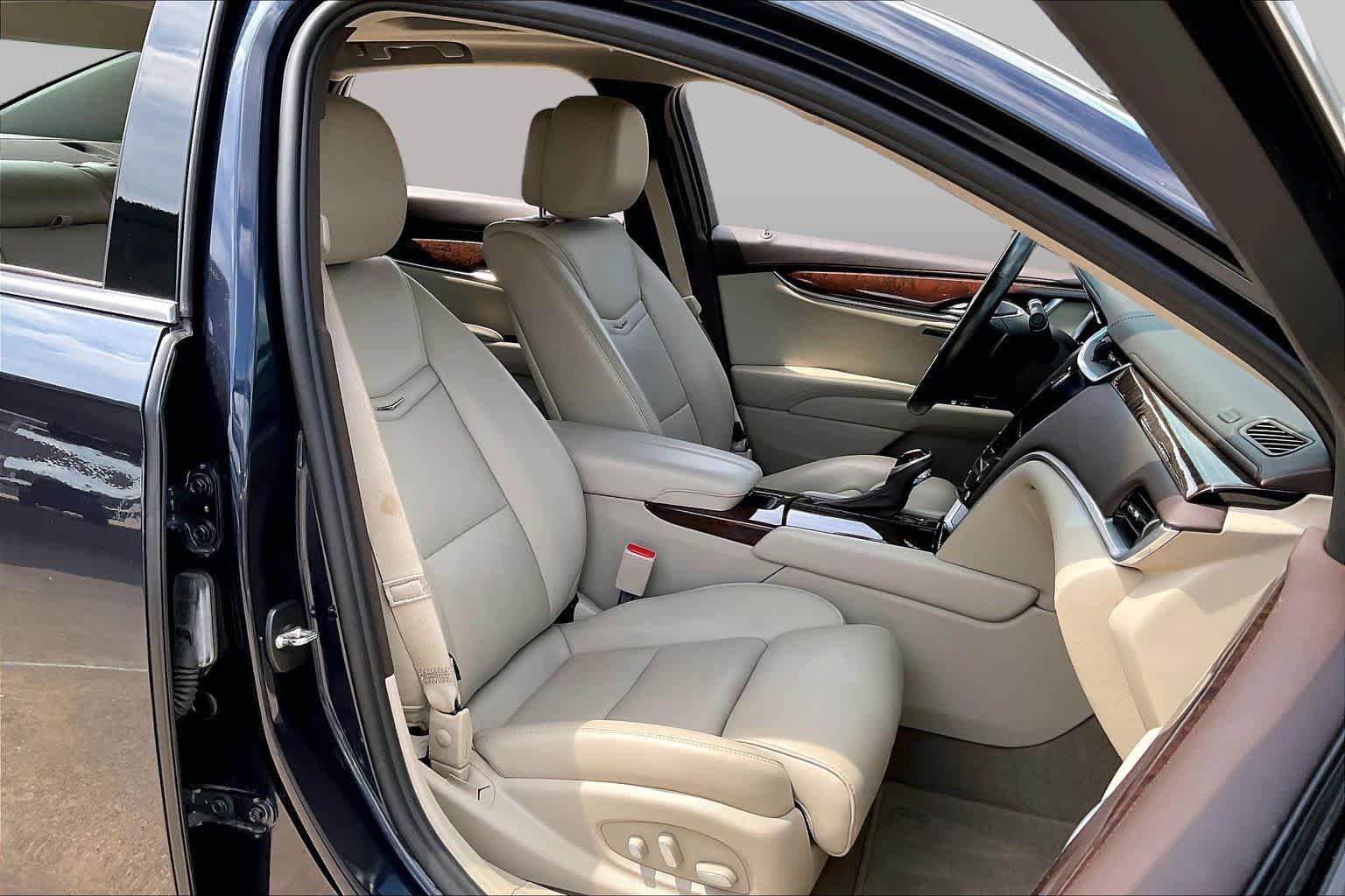 Used 2013 Cadillac XTS Premium AWD/4WD image 9