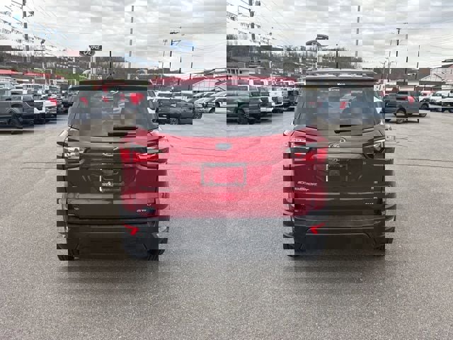 Used 2020 Ford EcoSport SE w/ SE Convenience Package image 6