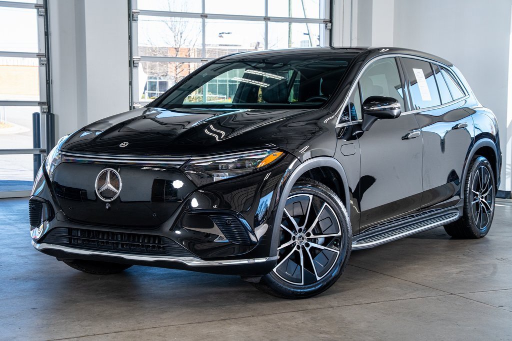 Used 2023 Mercedes-Benz EQS 450+ SUV image 2